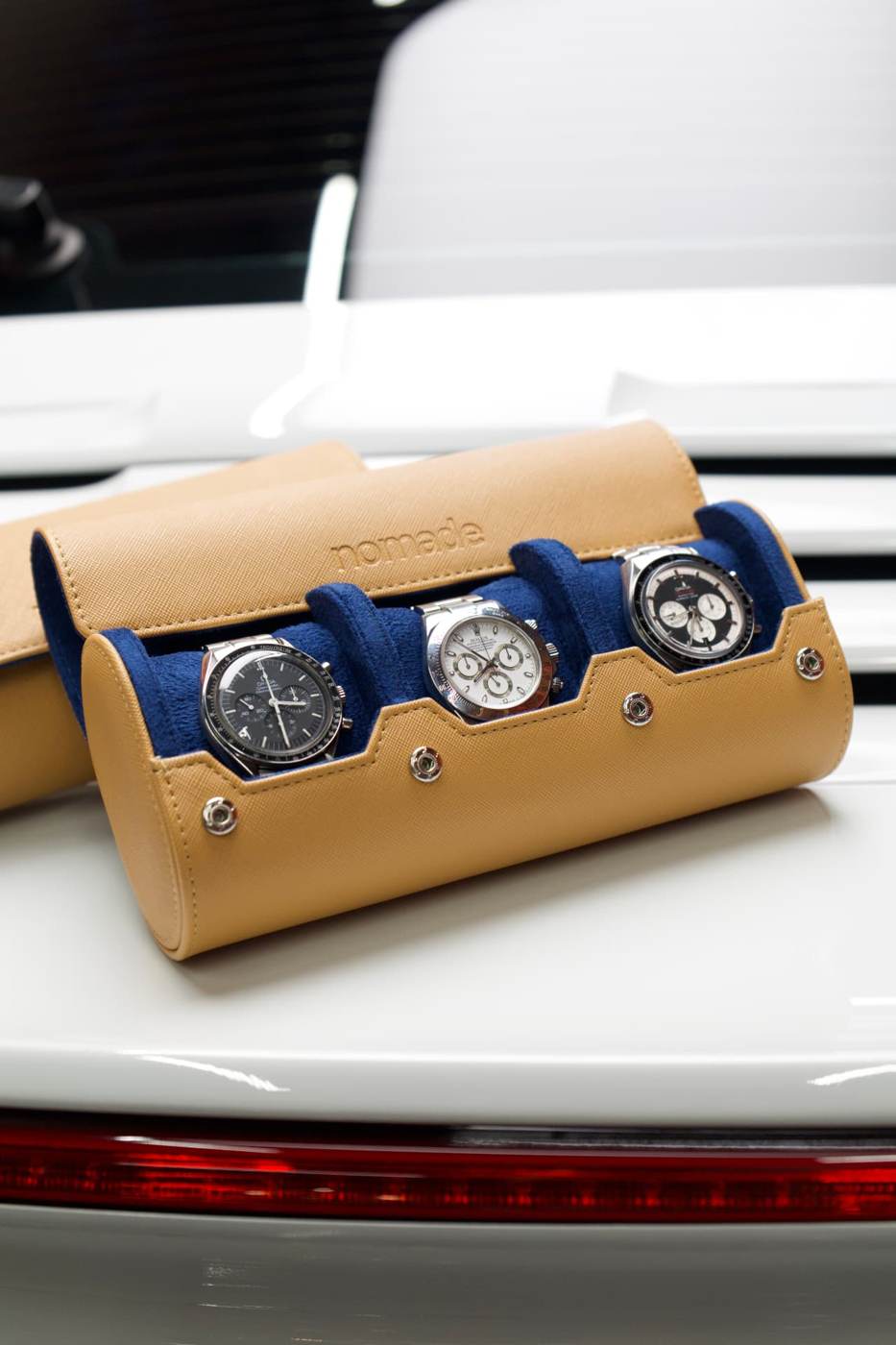 Estuche de cuero con relojes de lujo Rolex y Omega